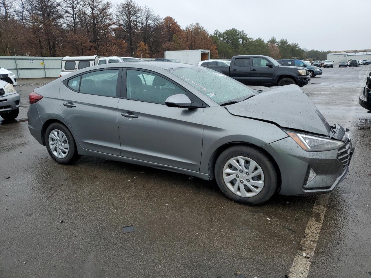 2019 Hyundai Elantra Se - Image 4