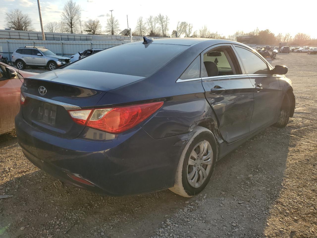 2011 Hyundai Sonata Gls - Image 3