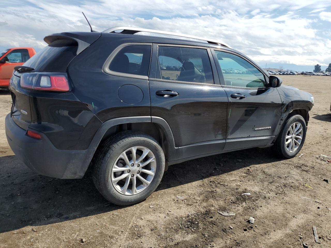 2020 Jeep Cherokee Latitude - Image 3