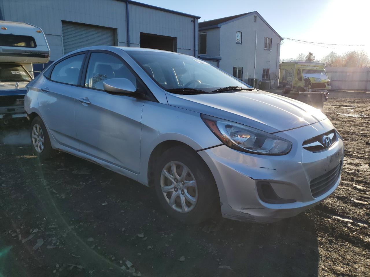 2012 Hyundai Accent Gls - Фото 4