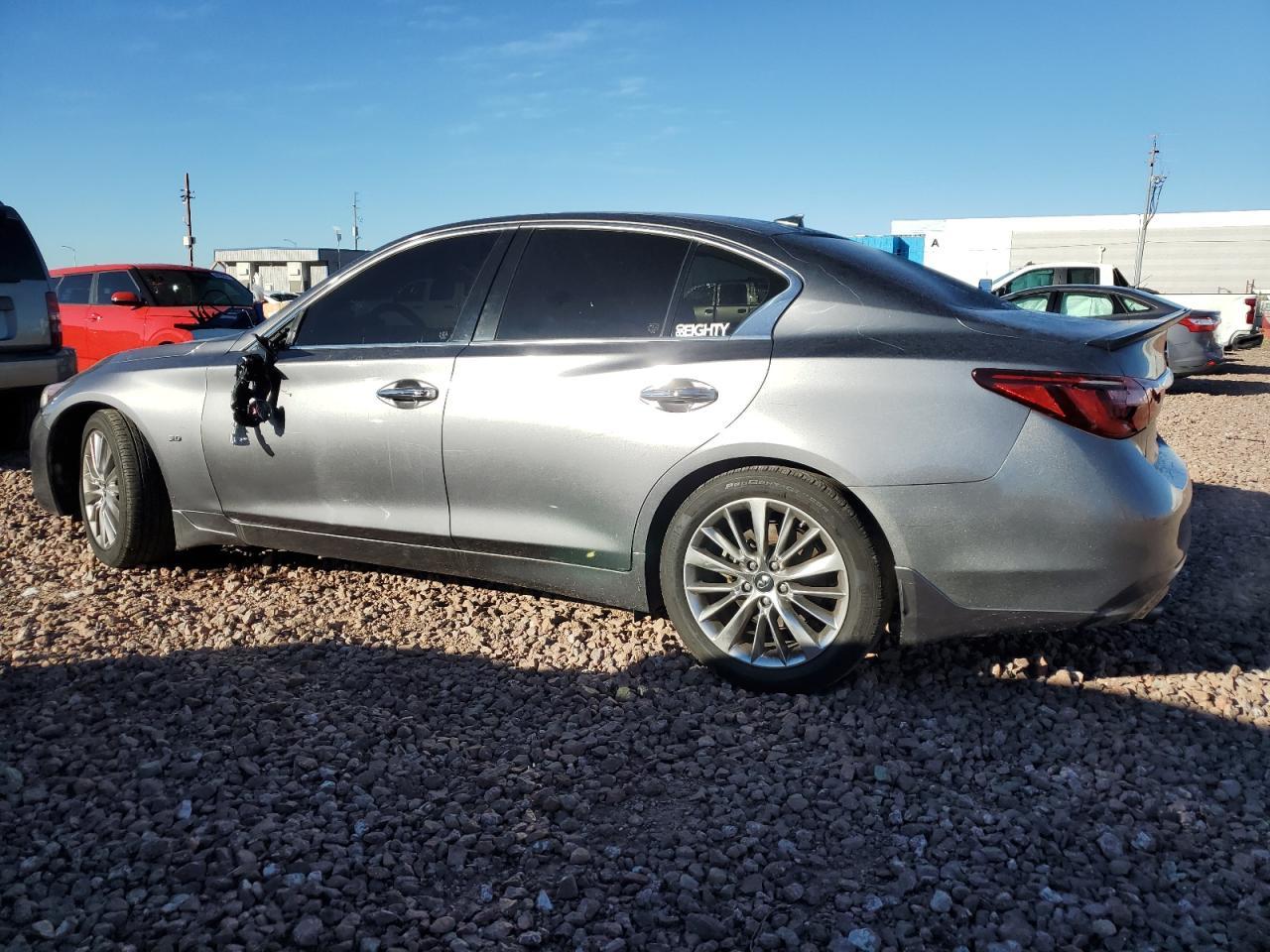 2018 Infiniti Q50 Luxe - Фото 2