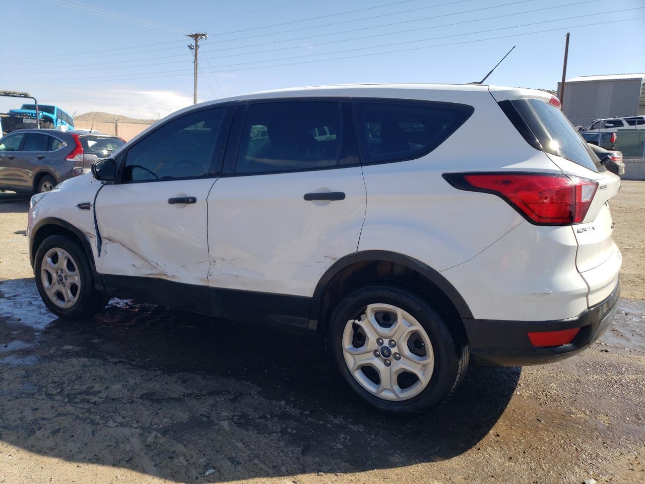 2019 Ford Escape S - Фото 2