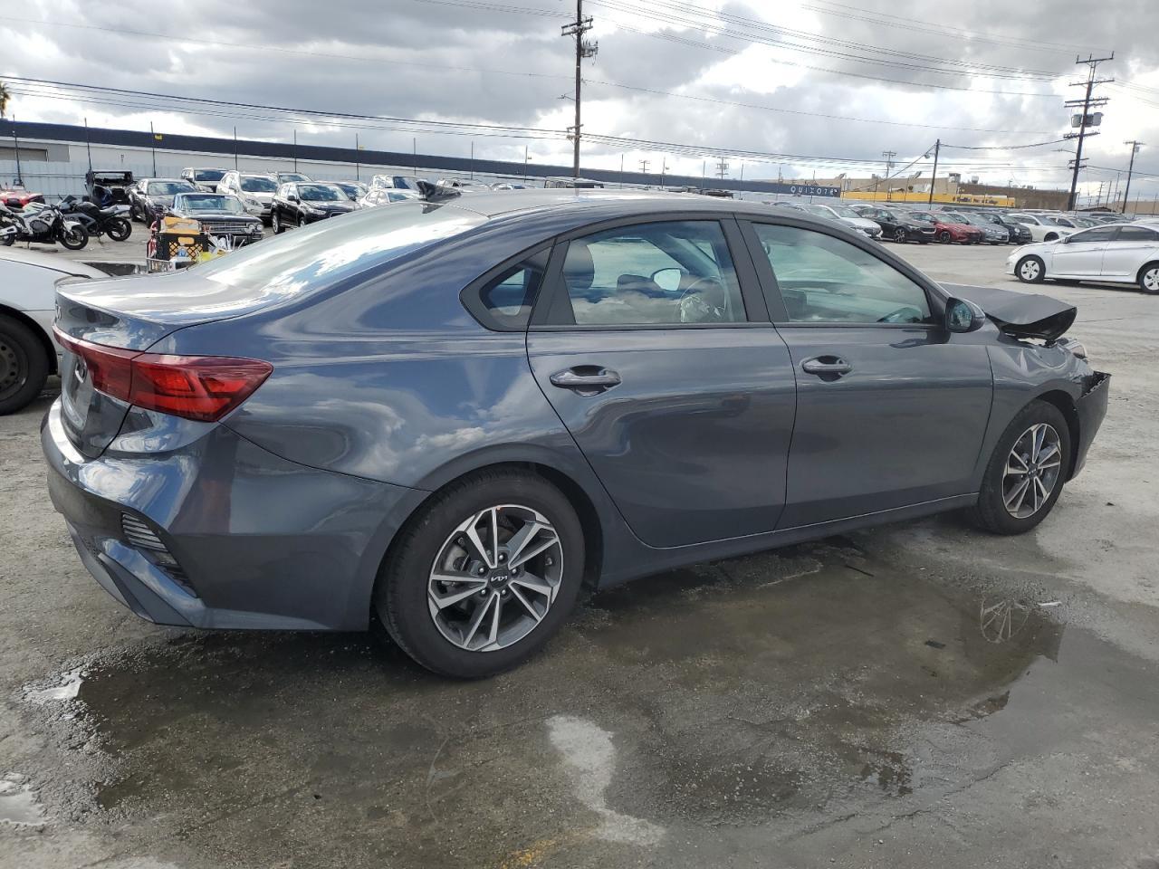 2023 Kia Forte Lx - Image 3