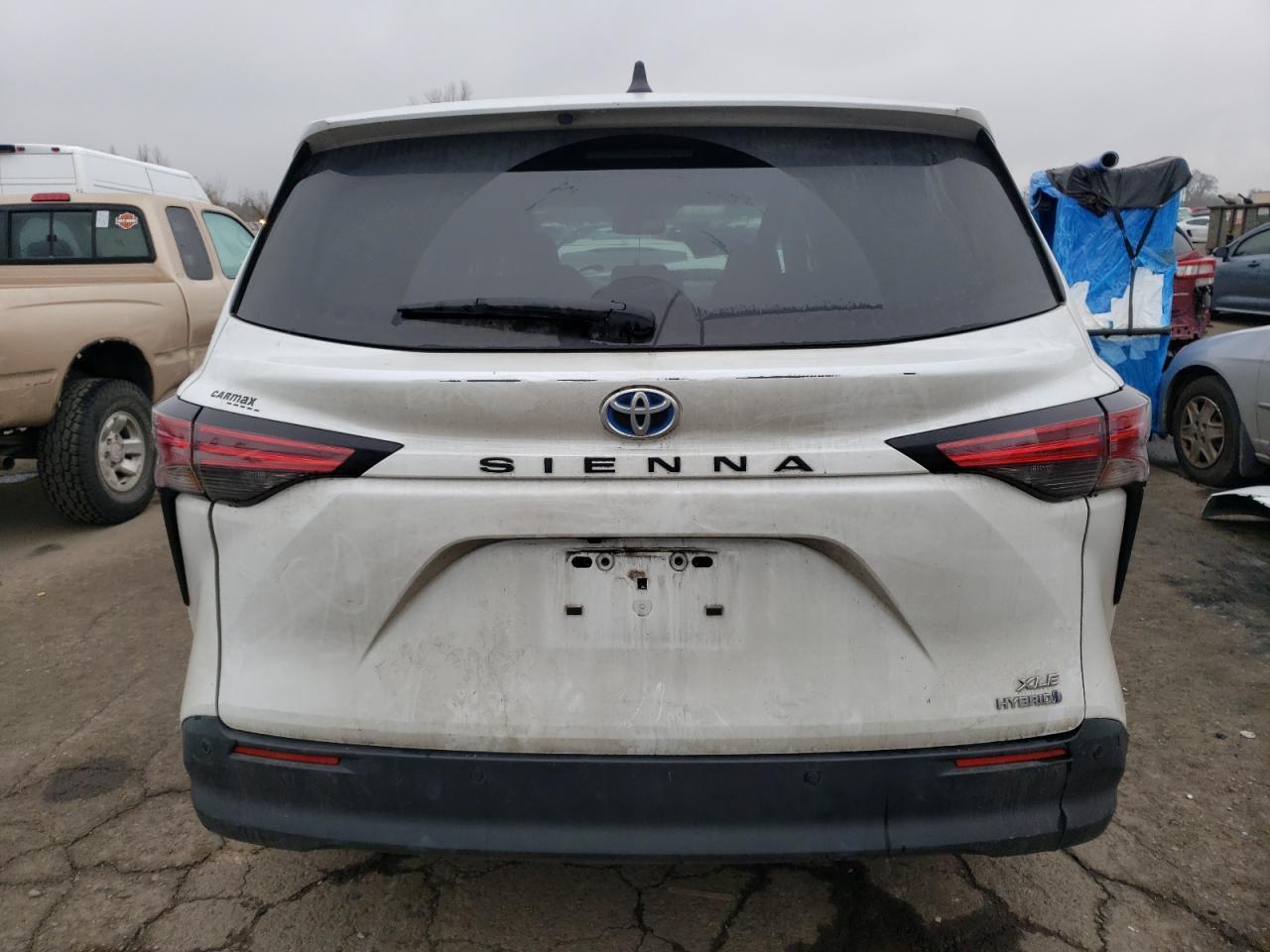 2022 Toyota Sienna Xle - Image 6