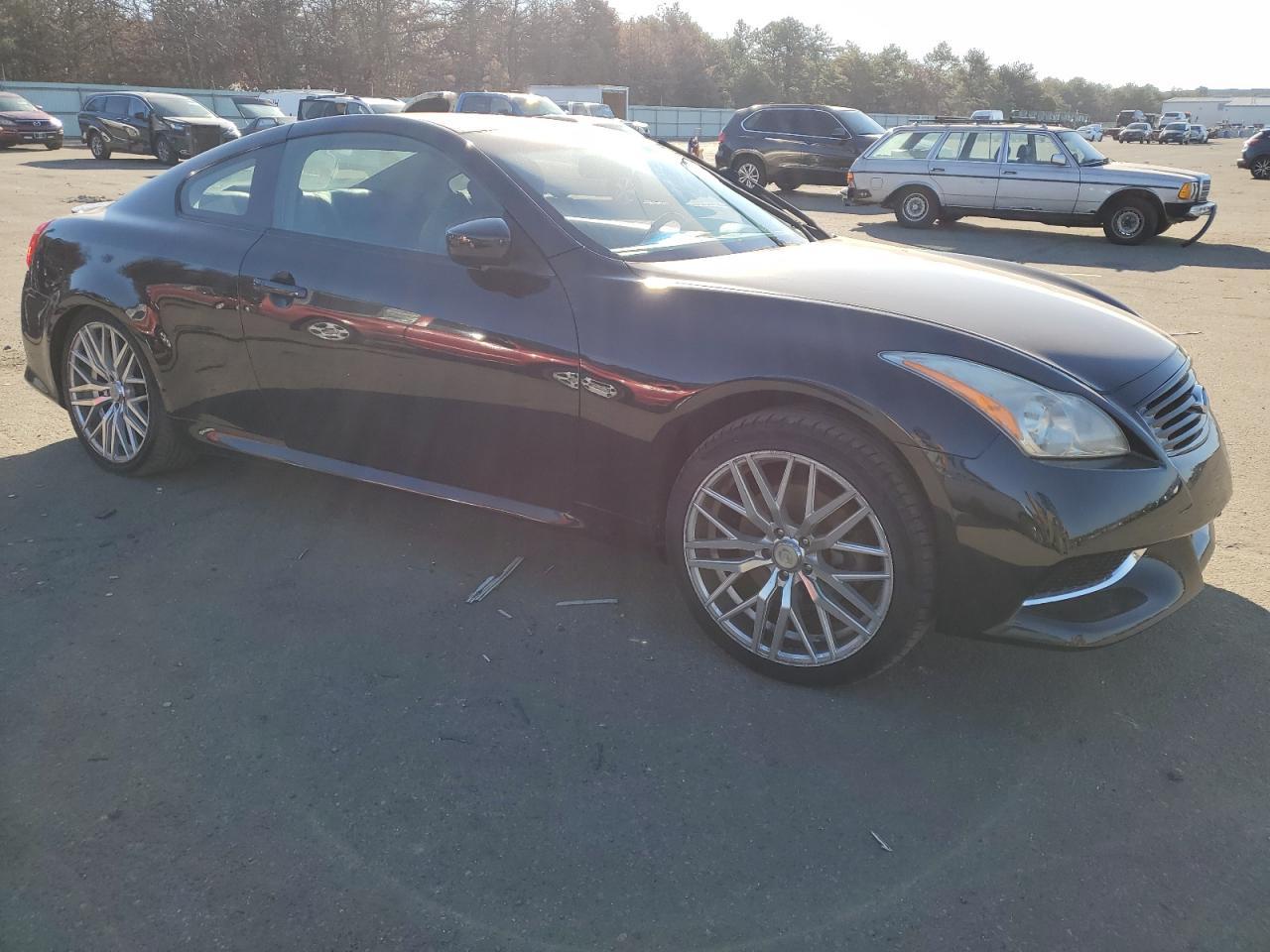 2010 Infiniti G37 - Image 4
