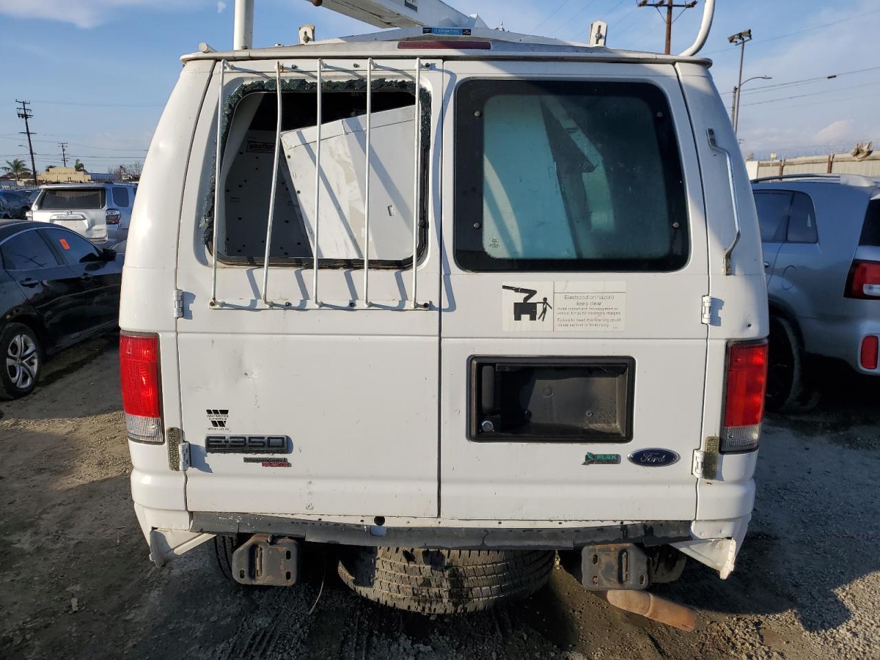 2014 Ford Econoline E350 Super Duty Van - Image 6
