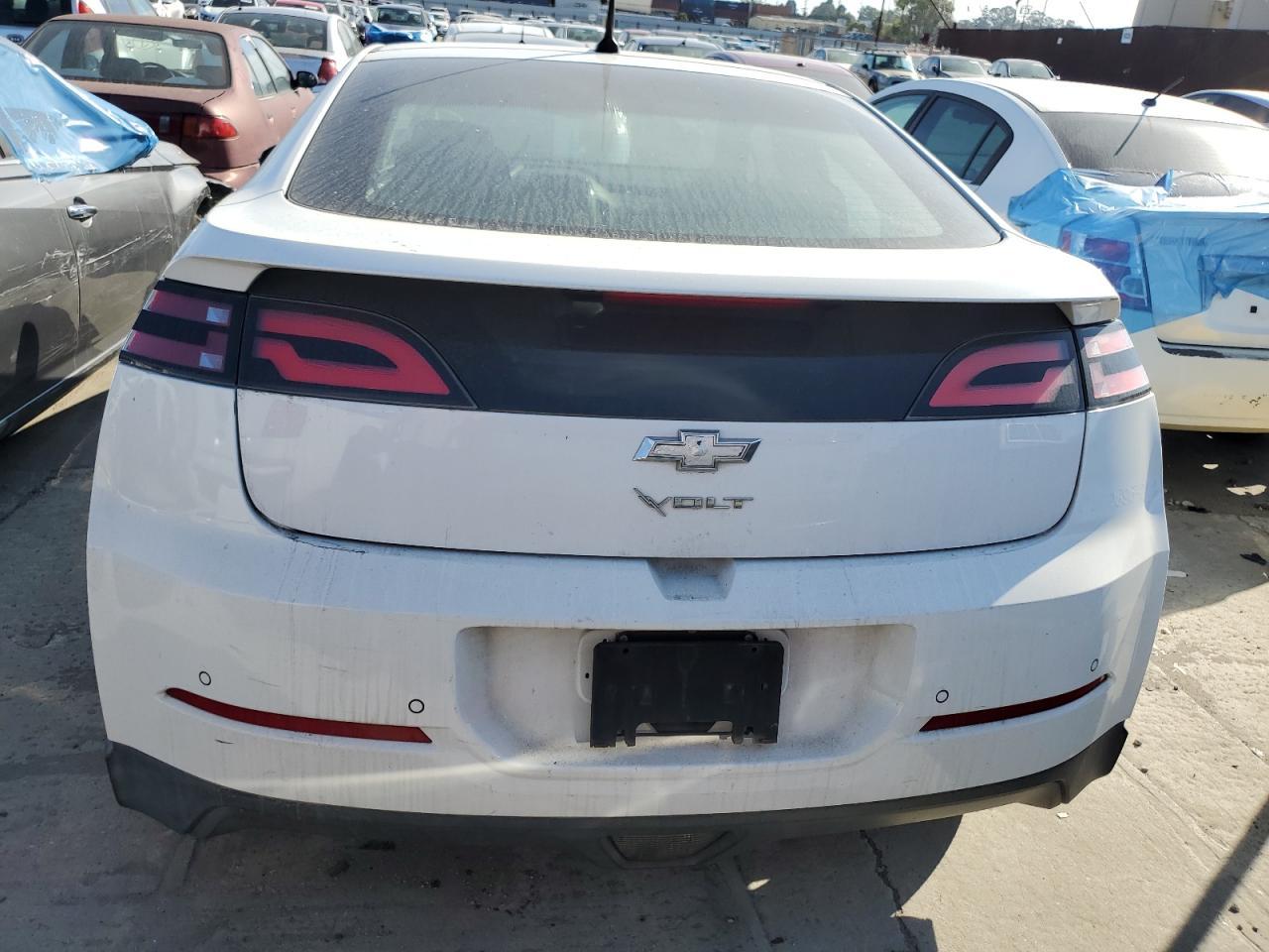 2014 Chevrolet Volt - Image 6