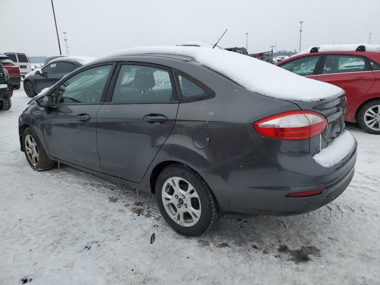 2016 Ford Fiesta Se - Фото 2