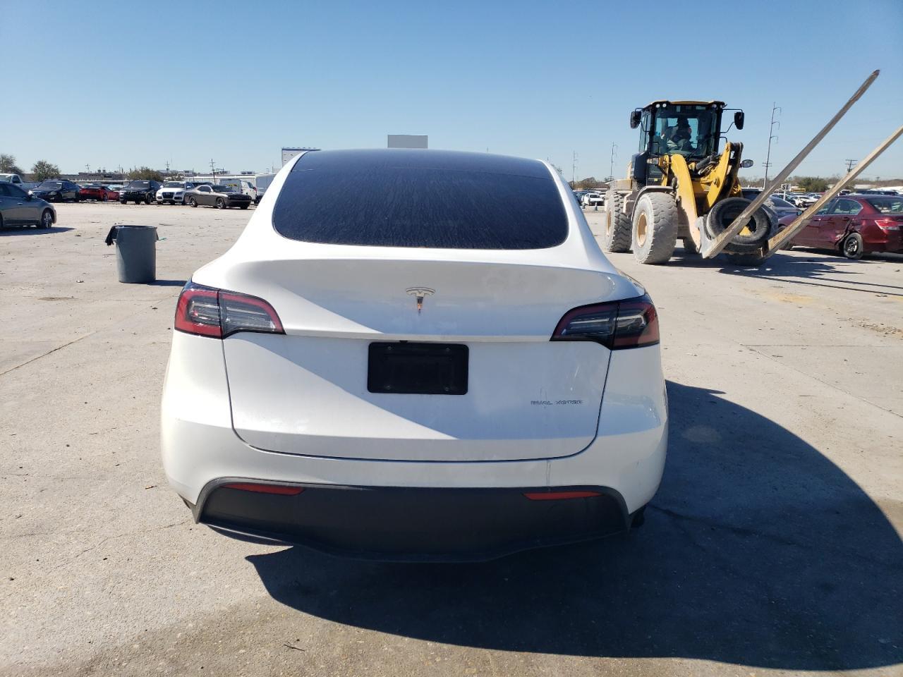 2023 Tesla Model Y - Image 6