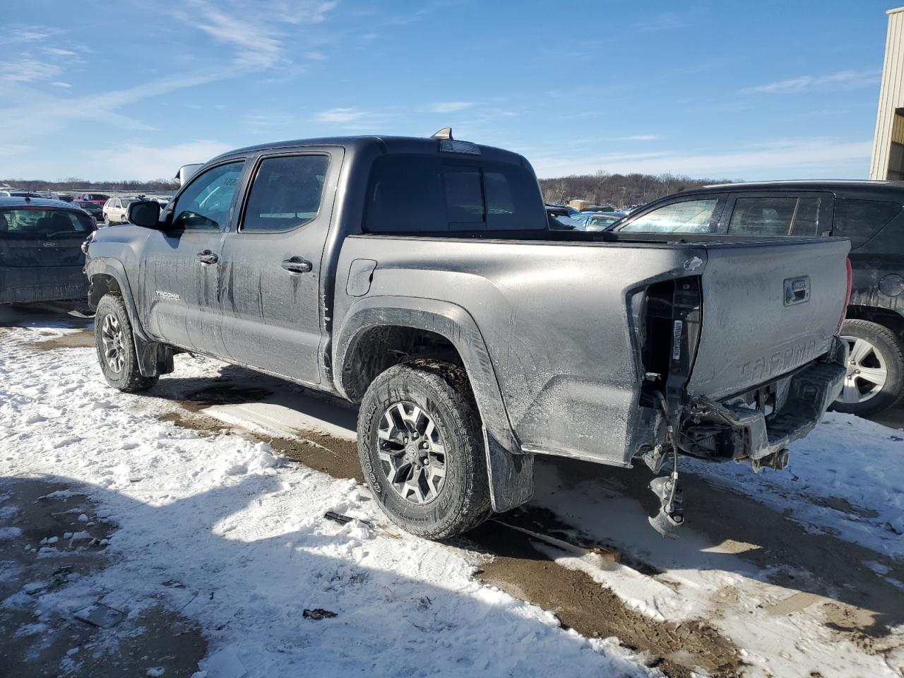 2017 Toyota Tacoma Double Cab - Фото 2
