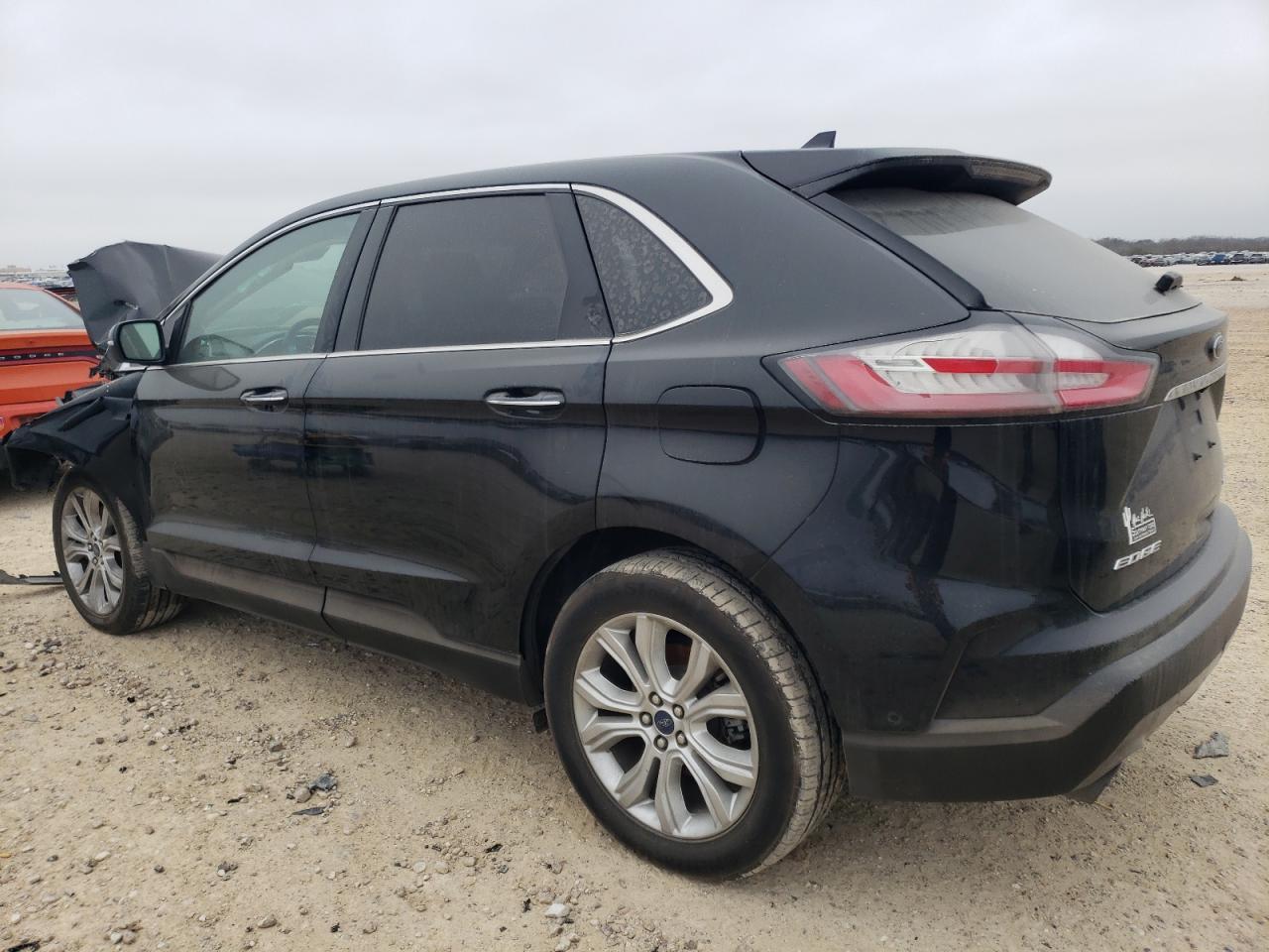 2020 Ford Edge Titanium - Image 2