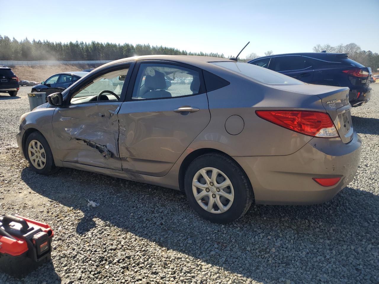 2014 Hyundai Accent Gls - Image 2