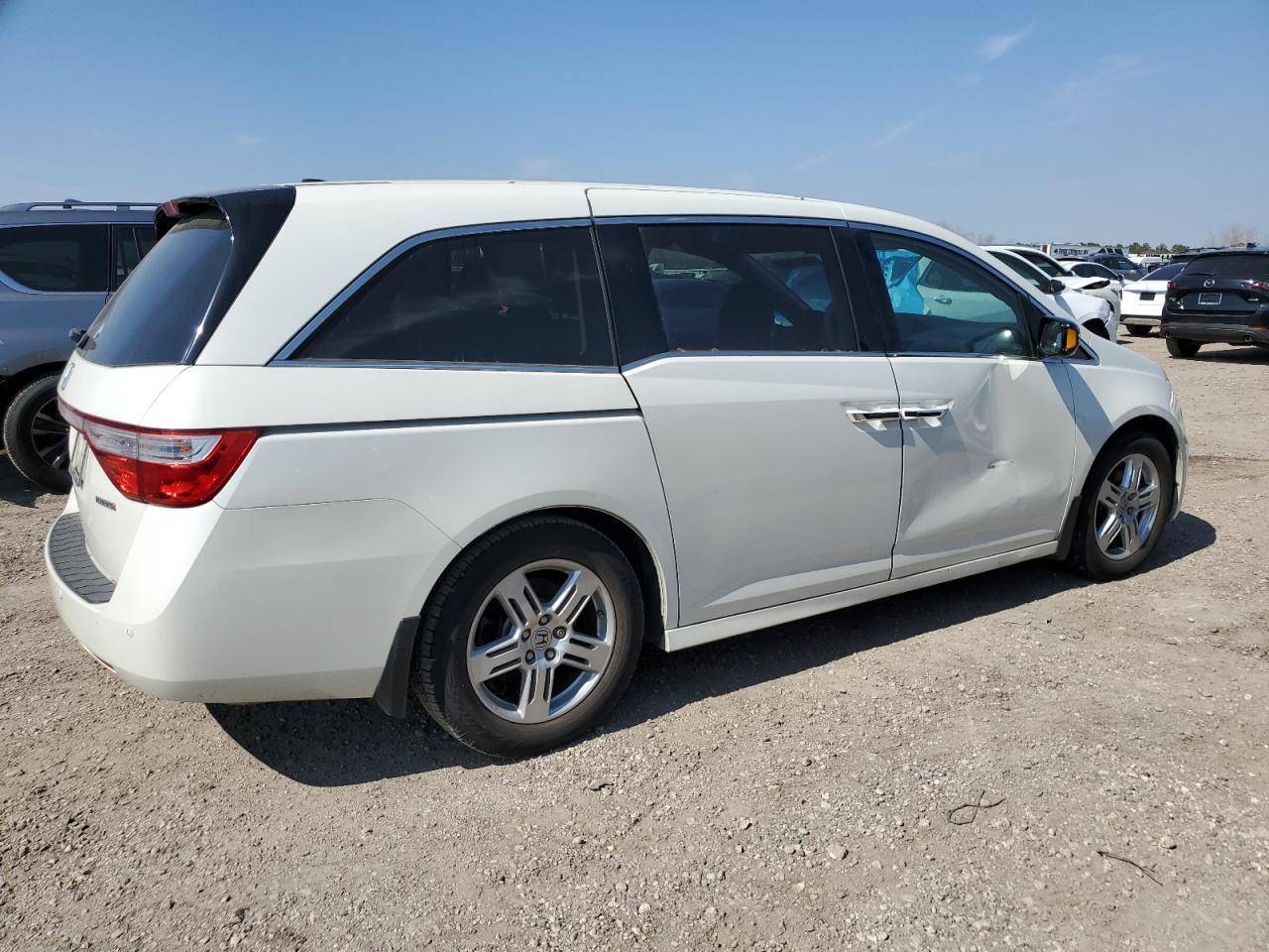 2013 Honda Odyssey Touring - Фото 3