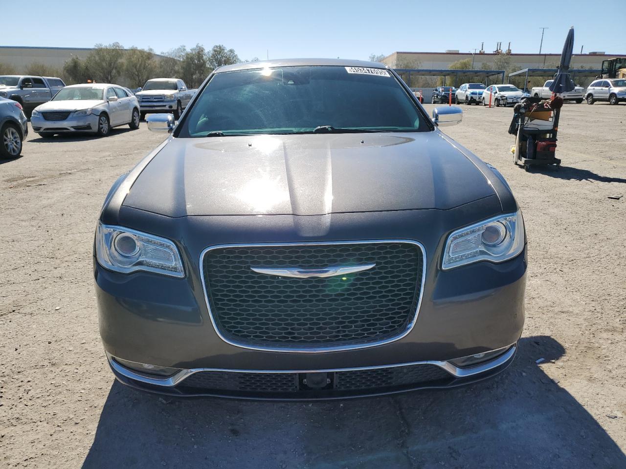 2017 Chrysler 300C - Фото 6