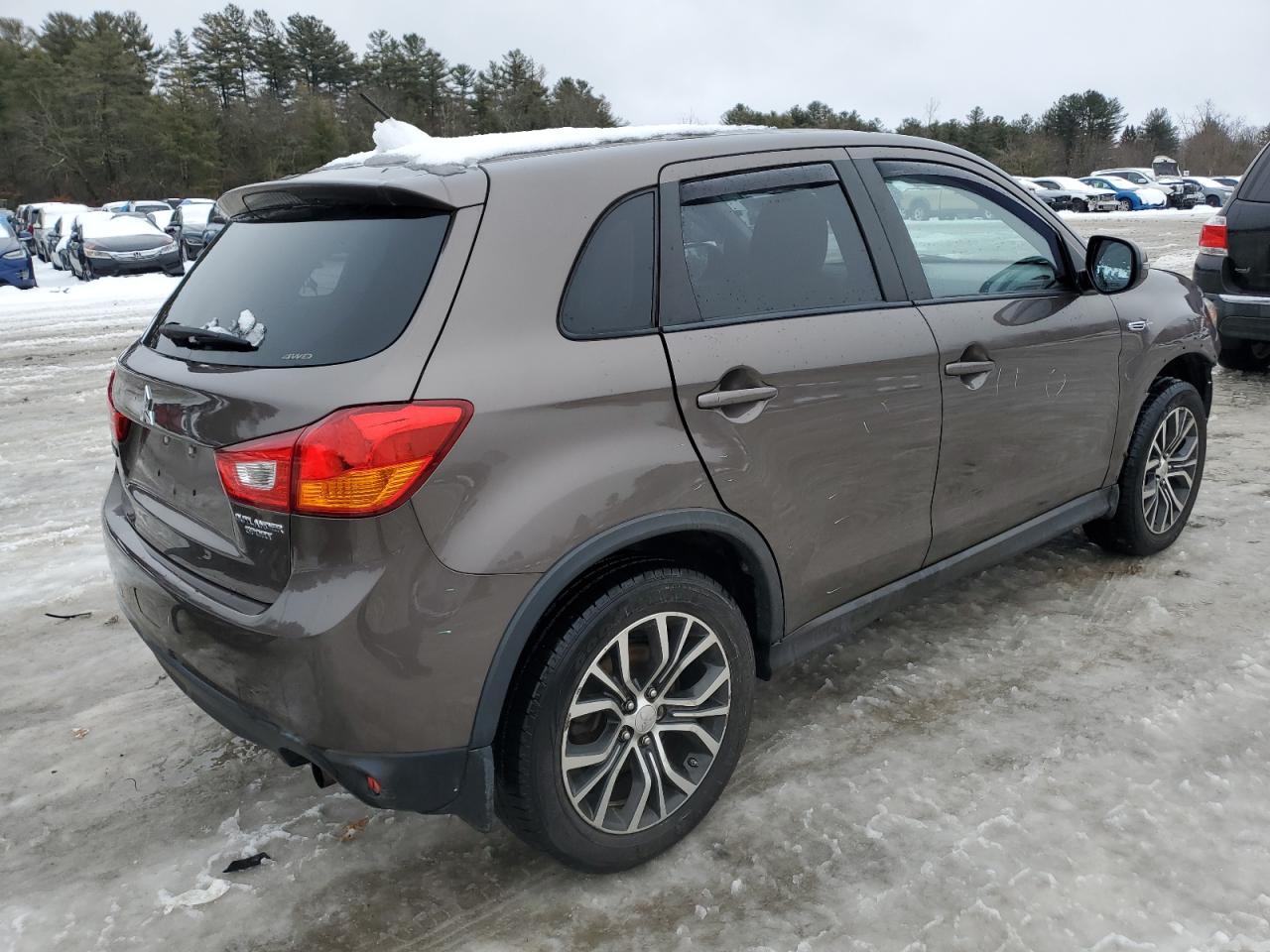 2016 Mitsubishi Outlander Sport Es - Image 3