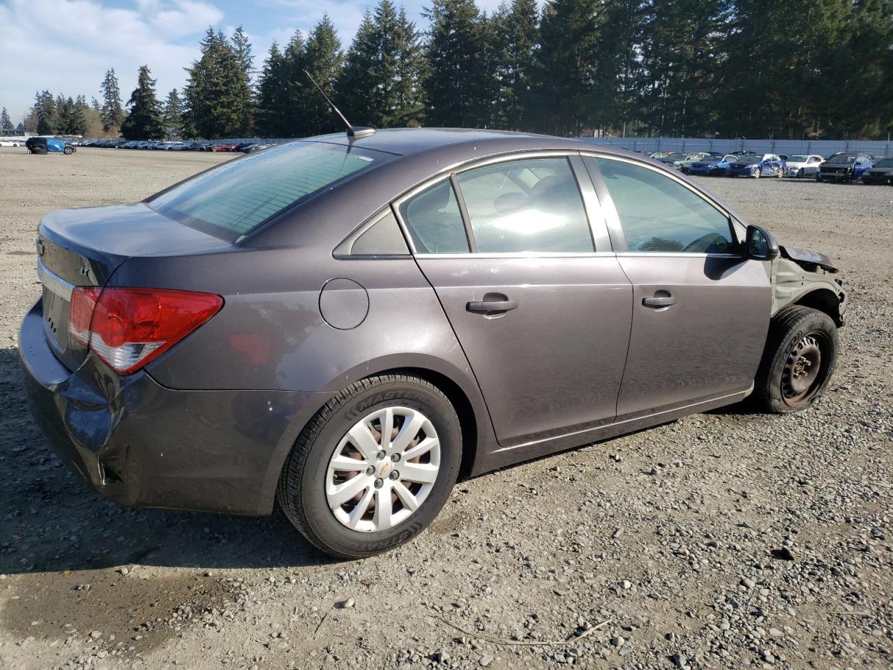 2011 Chevrolet Cruze Lt - Image 3