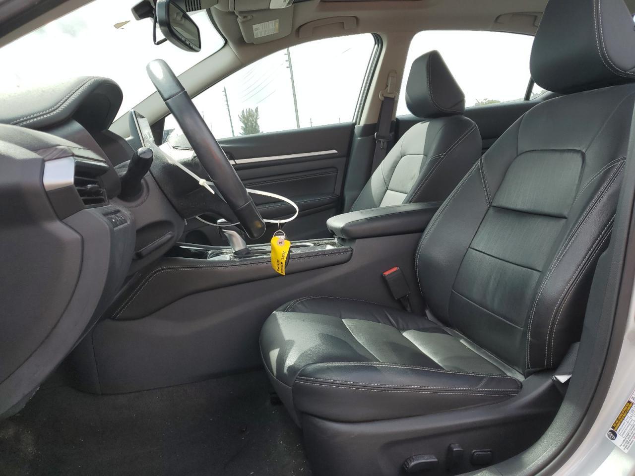 2022 Nissan Altima Platinum - Image 7