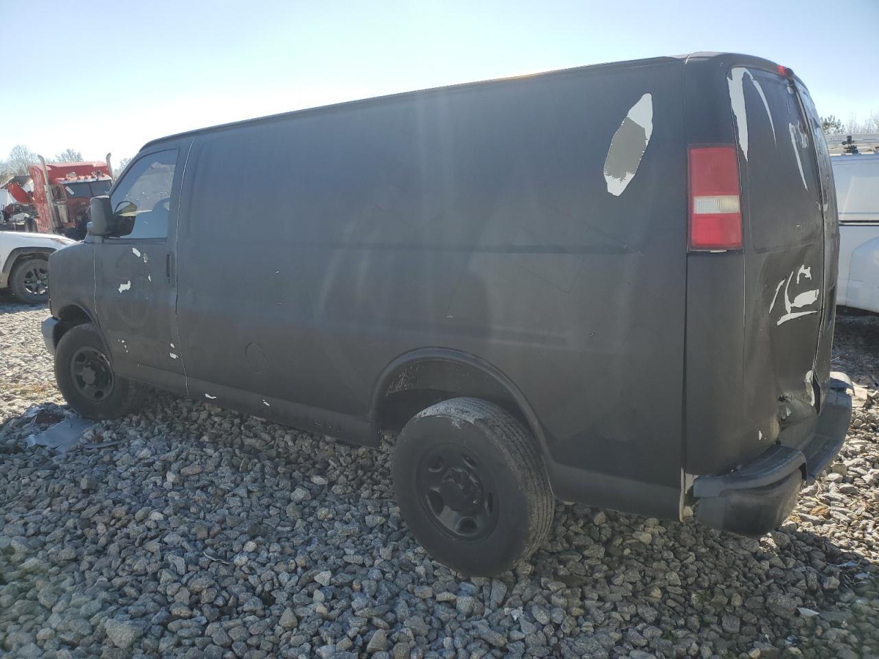 2005 Chevrolet Express G3500 - Image 2