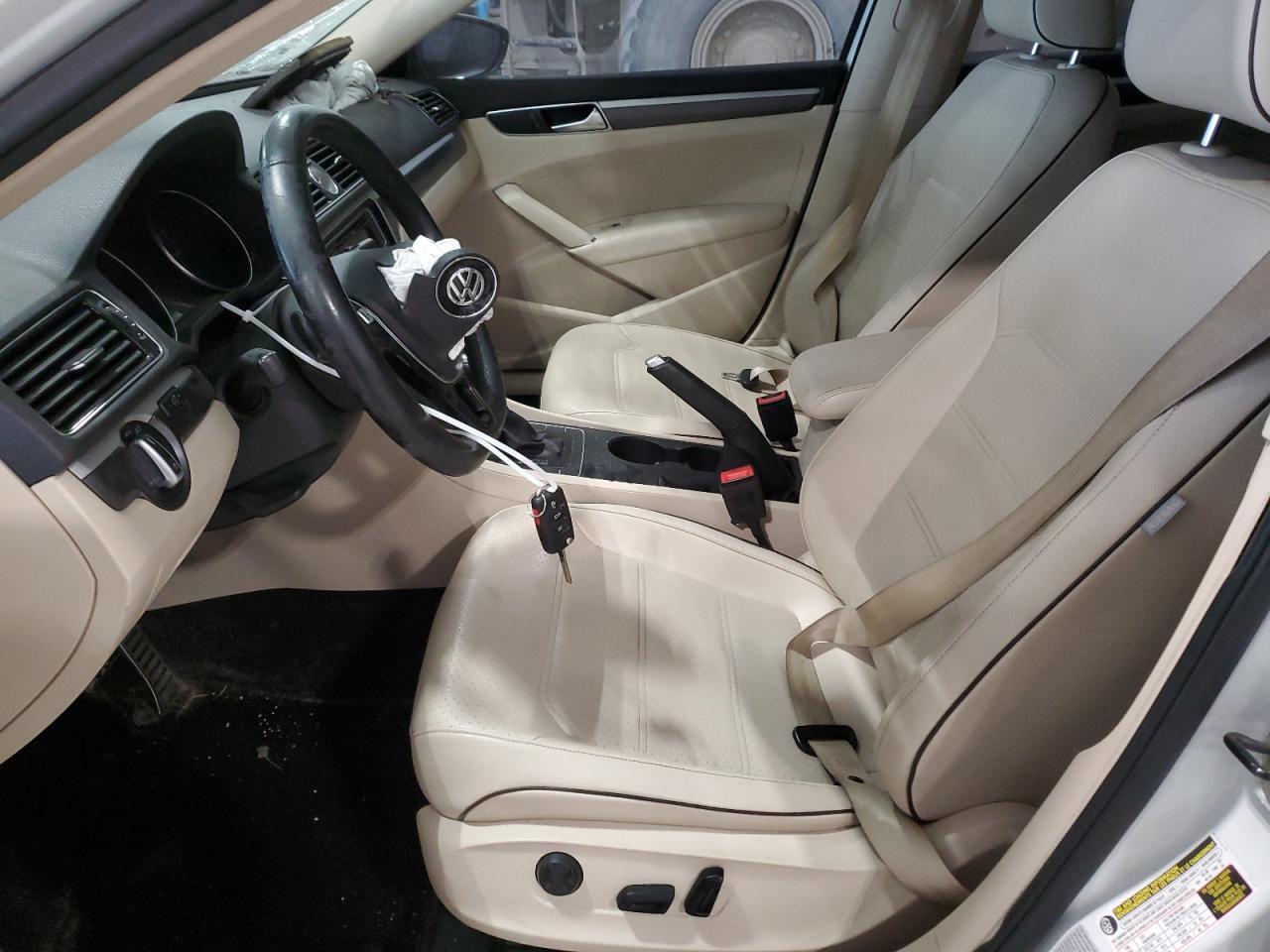 2017 Volkswagen Passat R-Line - Фото 7