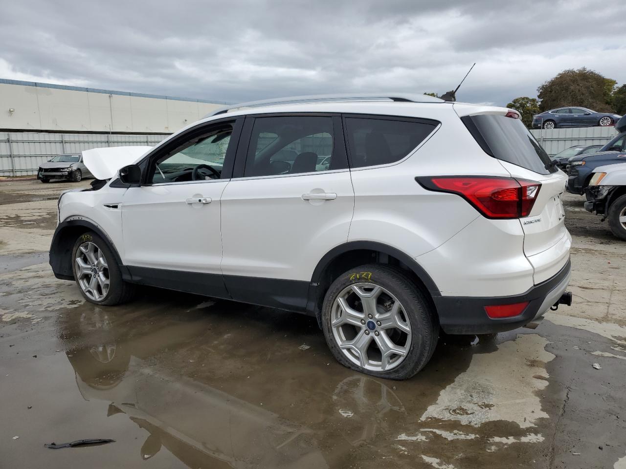 2019 Ford Escape Titanium - Фото 2