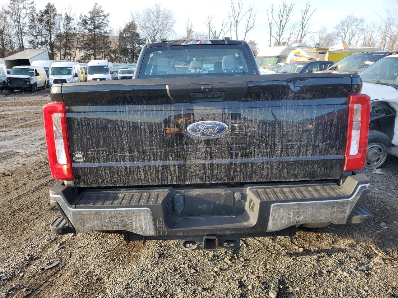 2023 Ford F350 Super Duty - Image 6