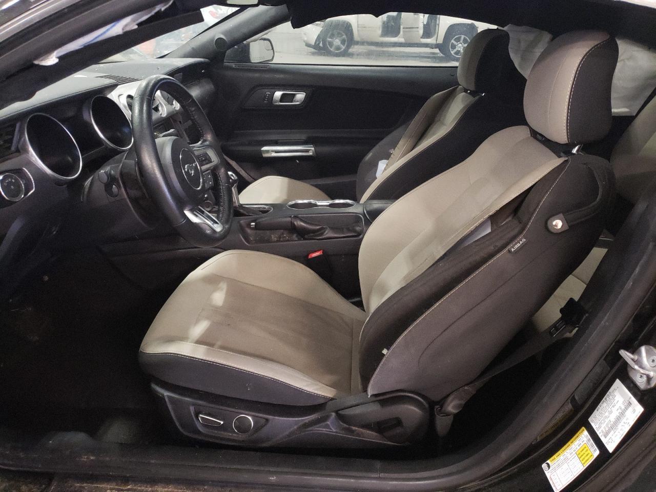 2019 Ford Mustang - Image 7