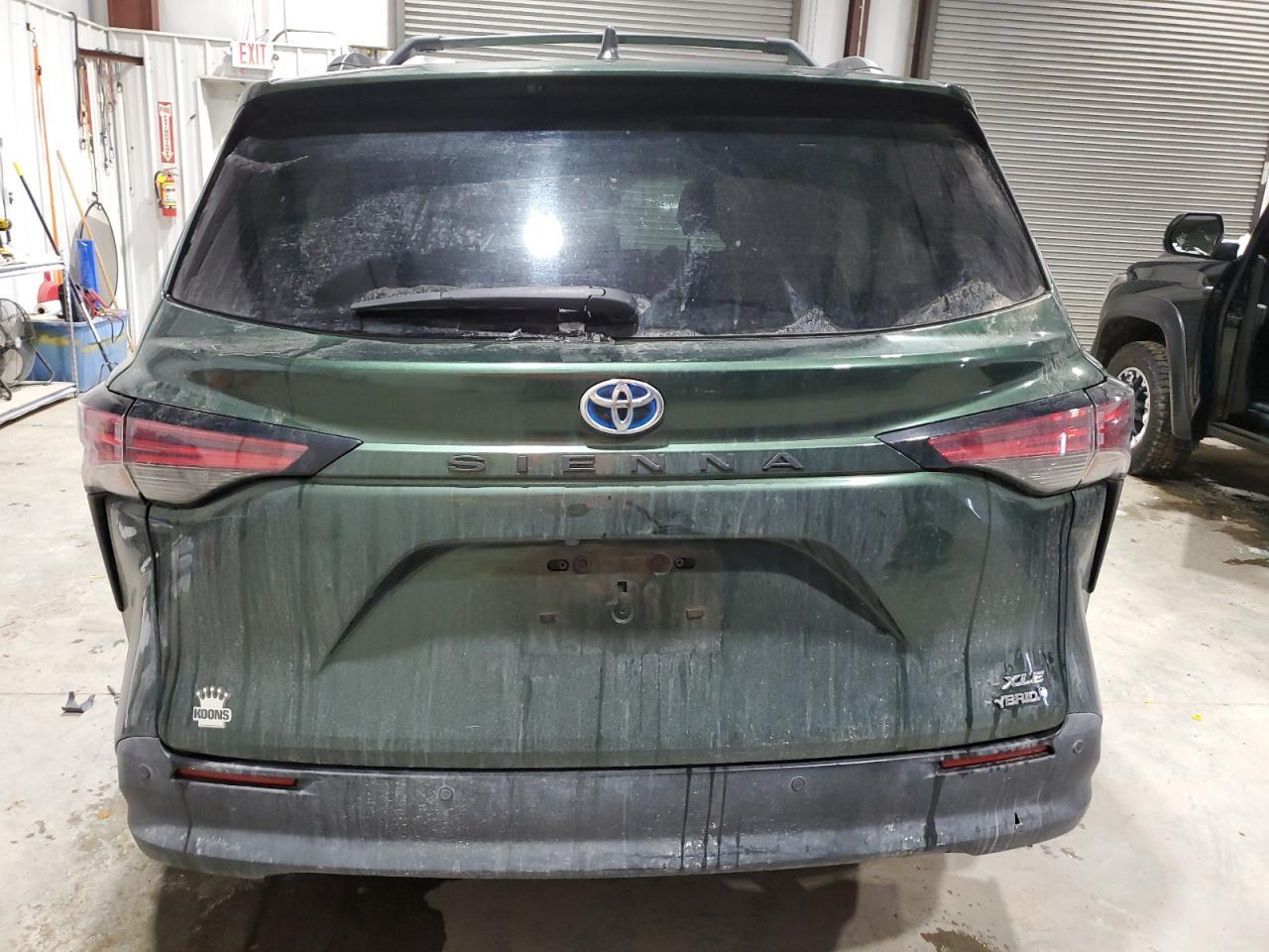 2021 Toyota Sienna Xle - Фото 6