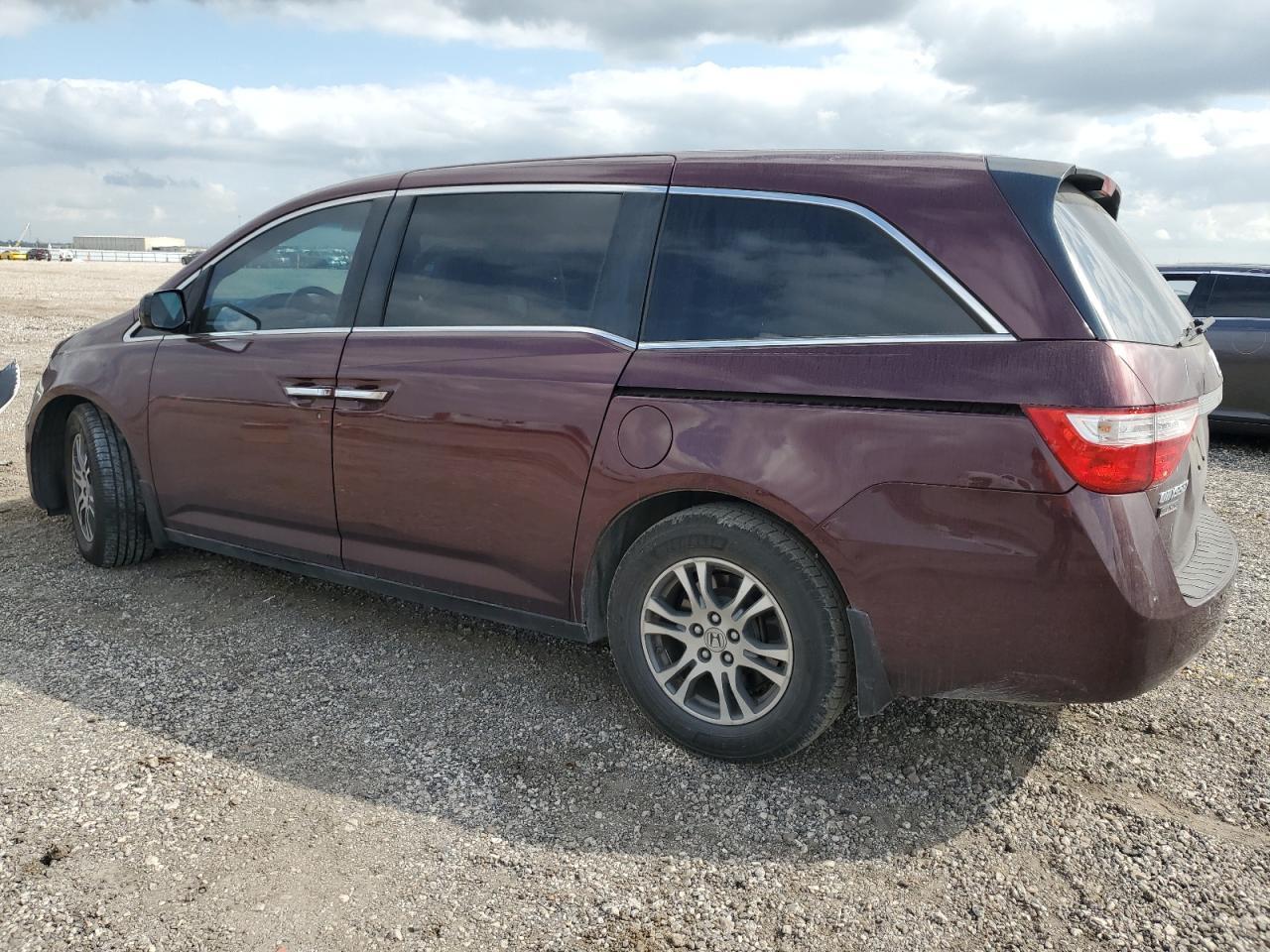 2013 Honda Odyssey Exl - Image 2