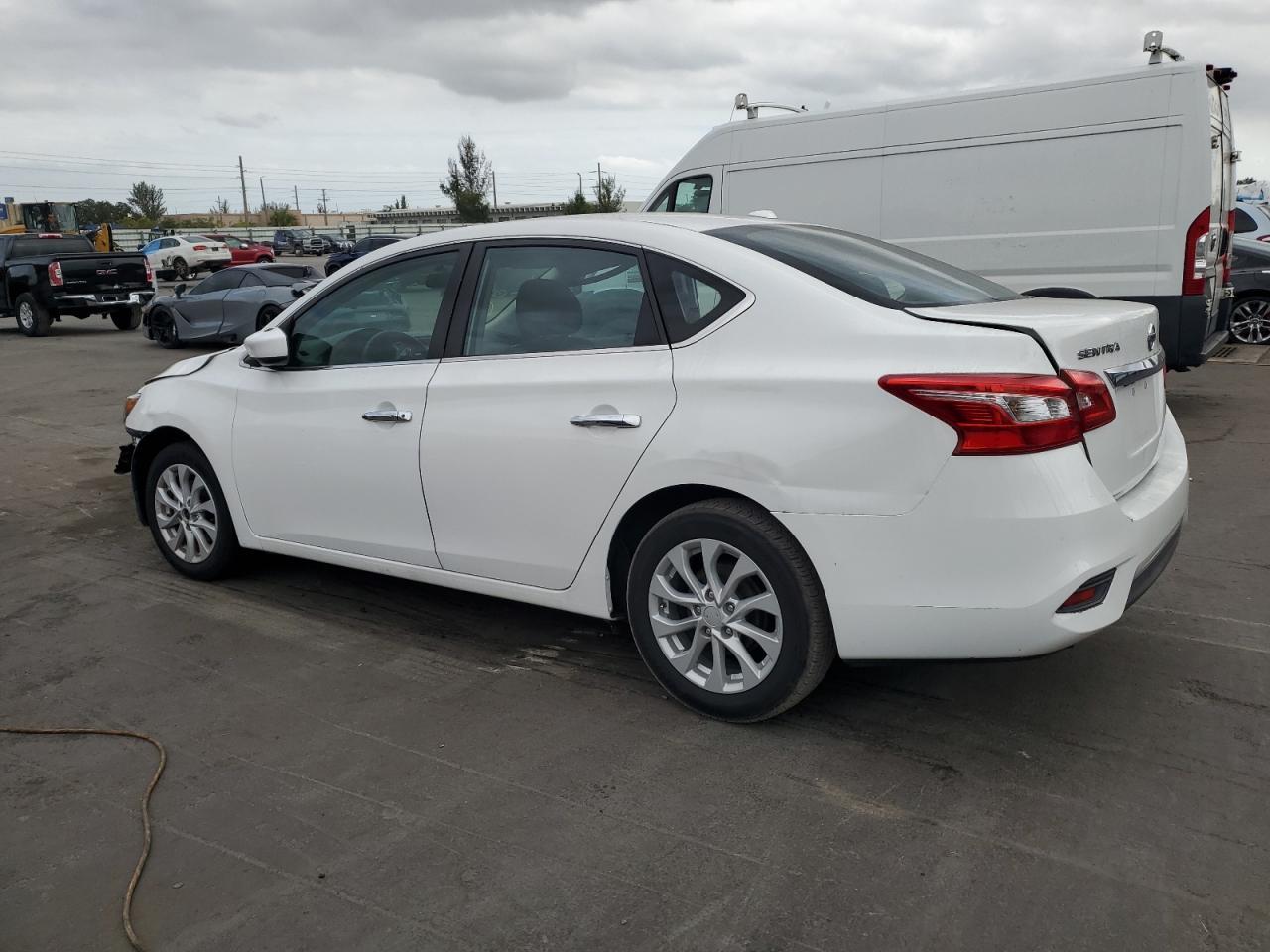 2019 Nissan Sentra S - Фото 2