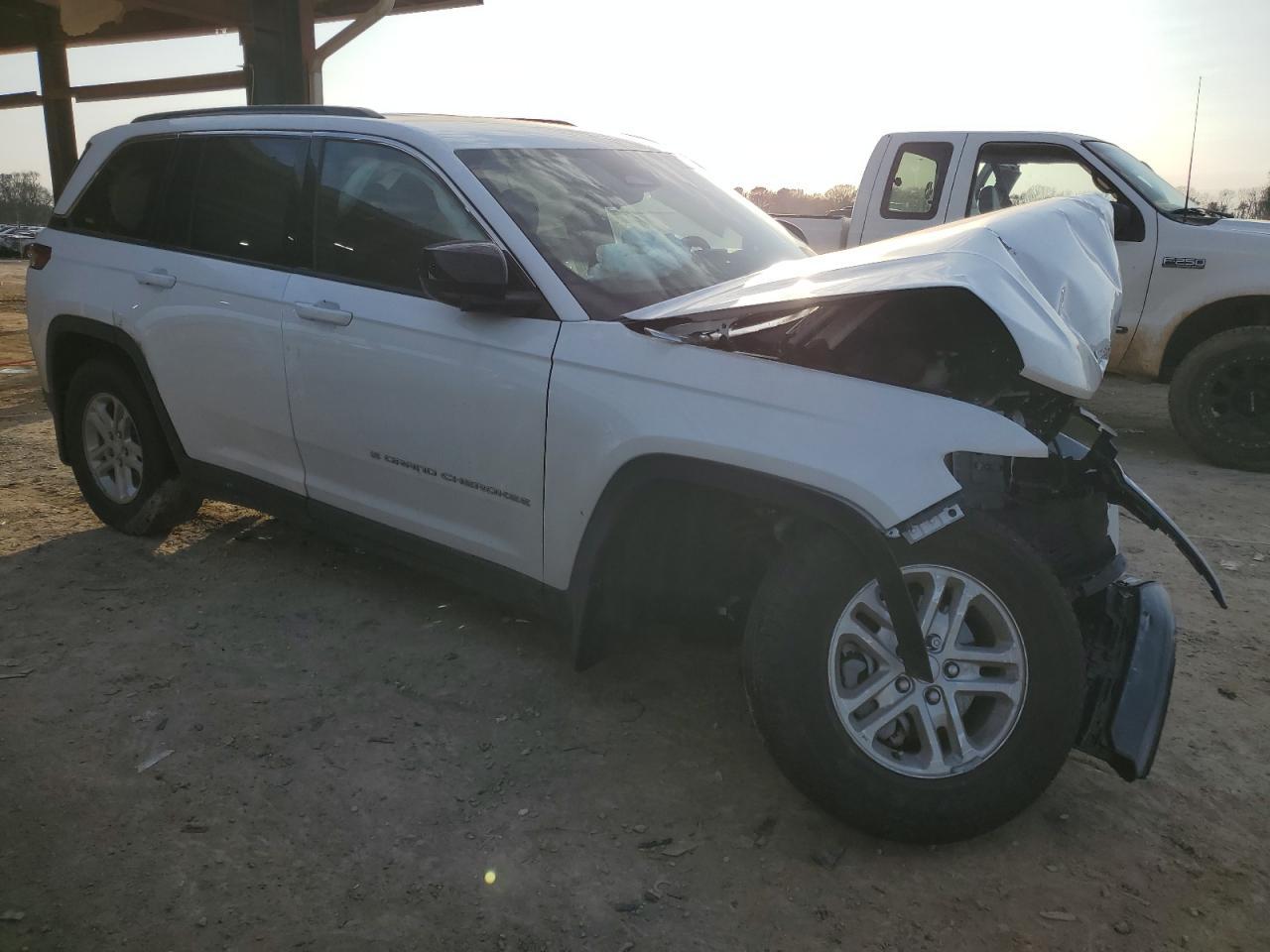 2024 Jeep Grand Cherokee Laredo - Фото 4