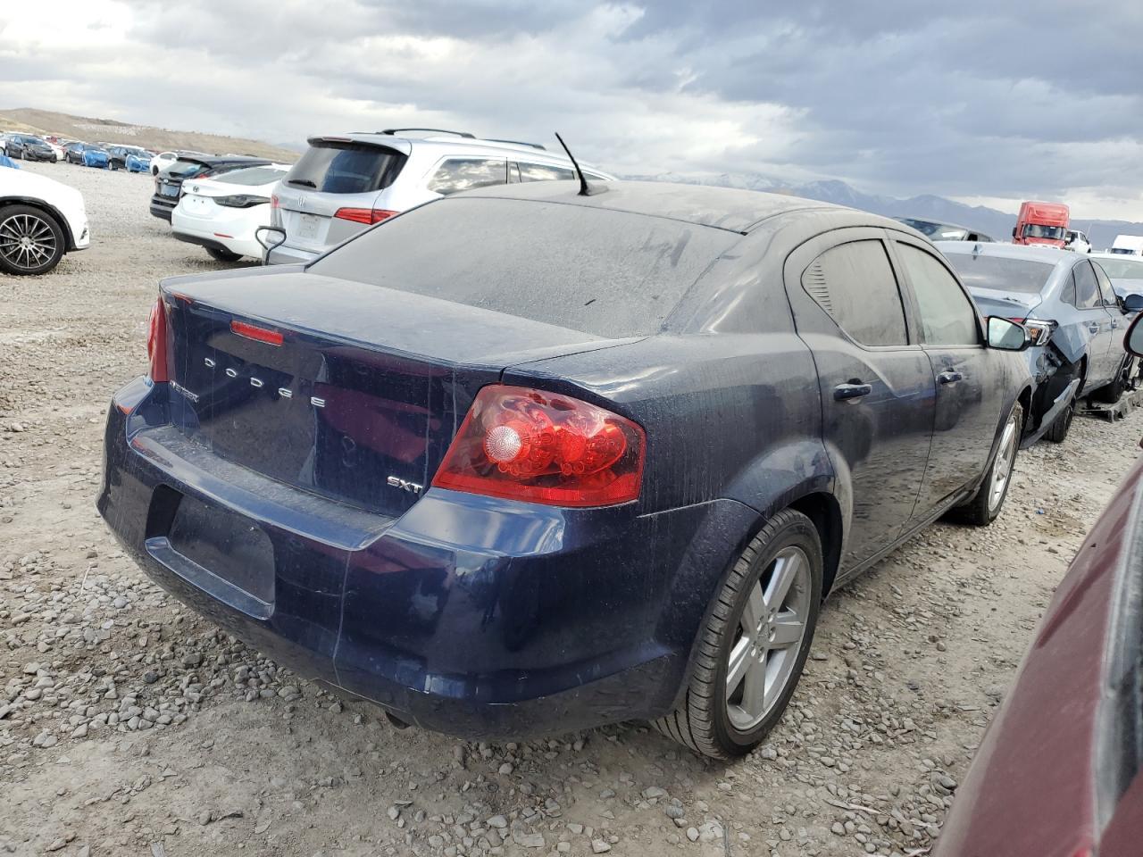 2013 Dodge Avenger Sxt - Image 3