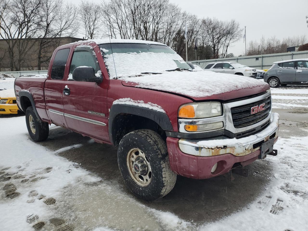 2004 GMC Sierra K2500 Heavy Duty - Image 4