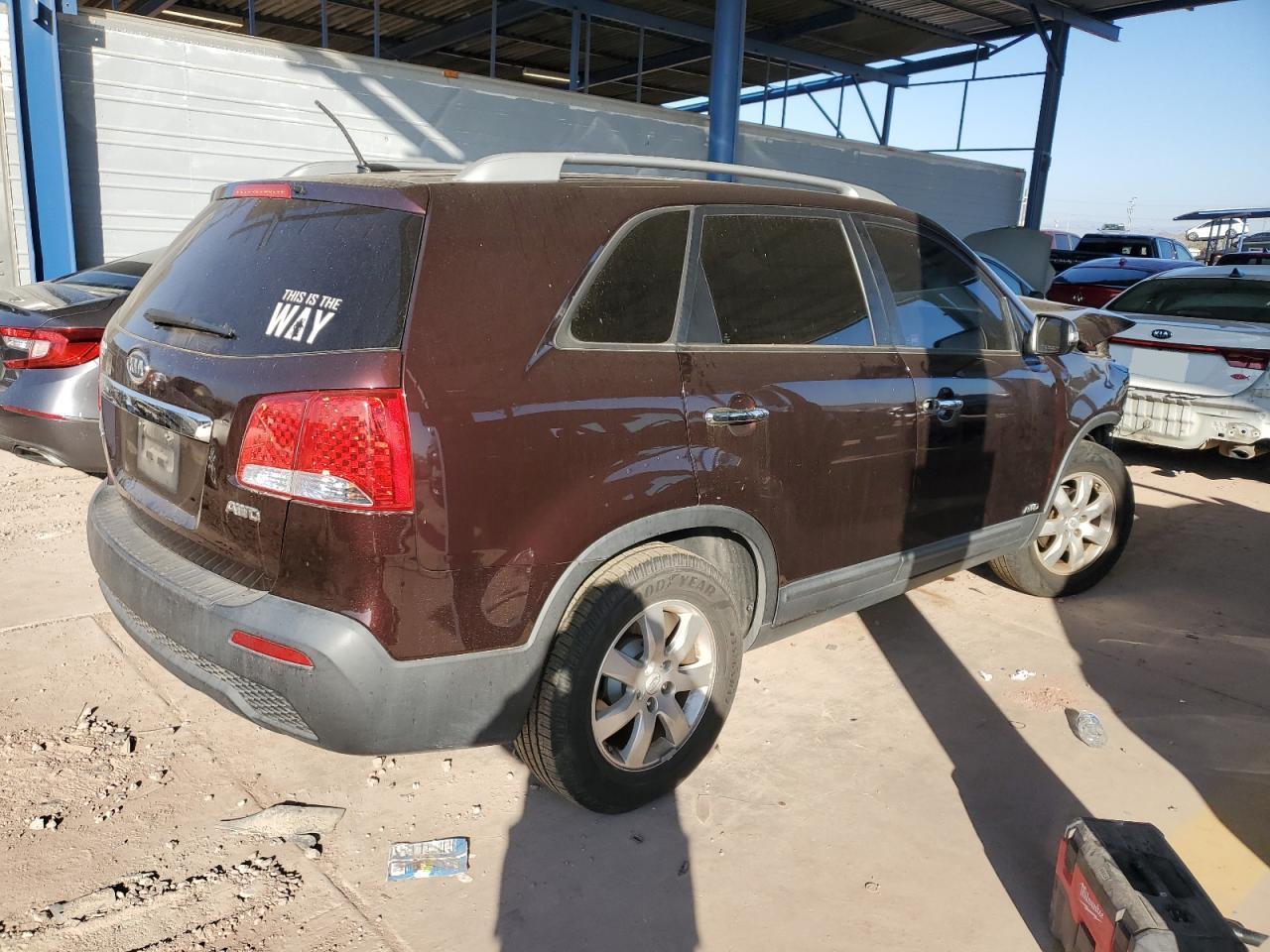 2013 Kia Sorento Lx - Image 3