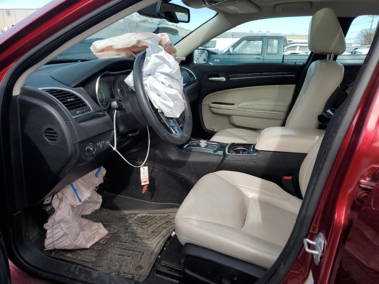 2018 Chrysler 300 Touring - Фото 7