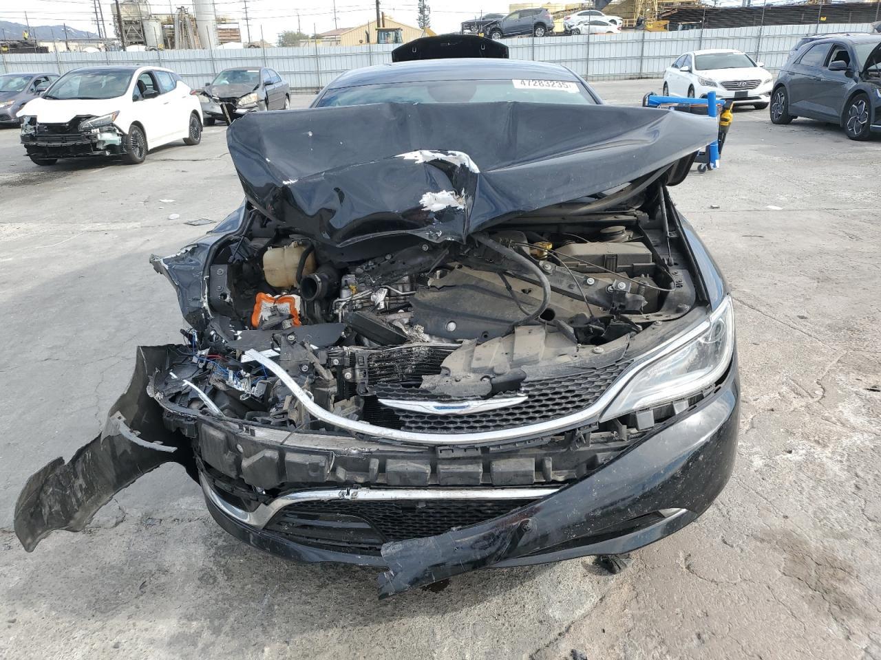 2015 Chrysler 200 - Image 5
