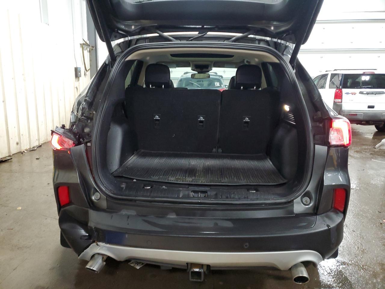 2020 Ford Escape Titanium - Image 6