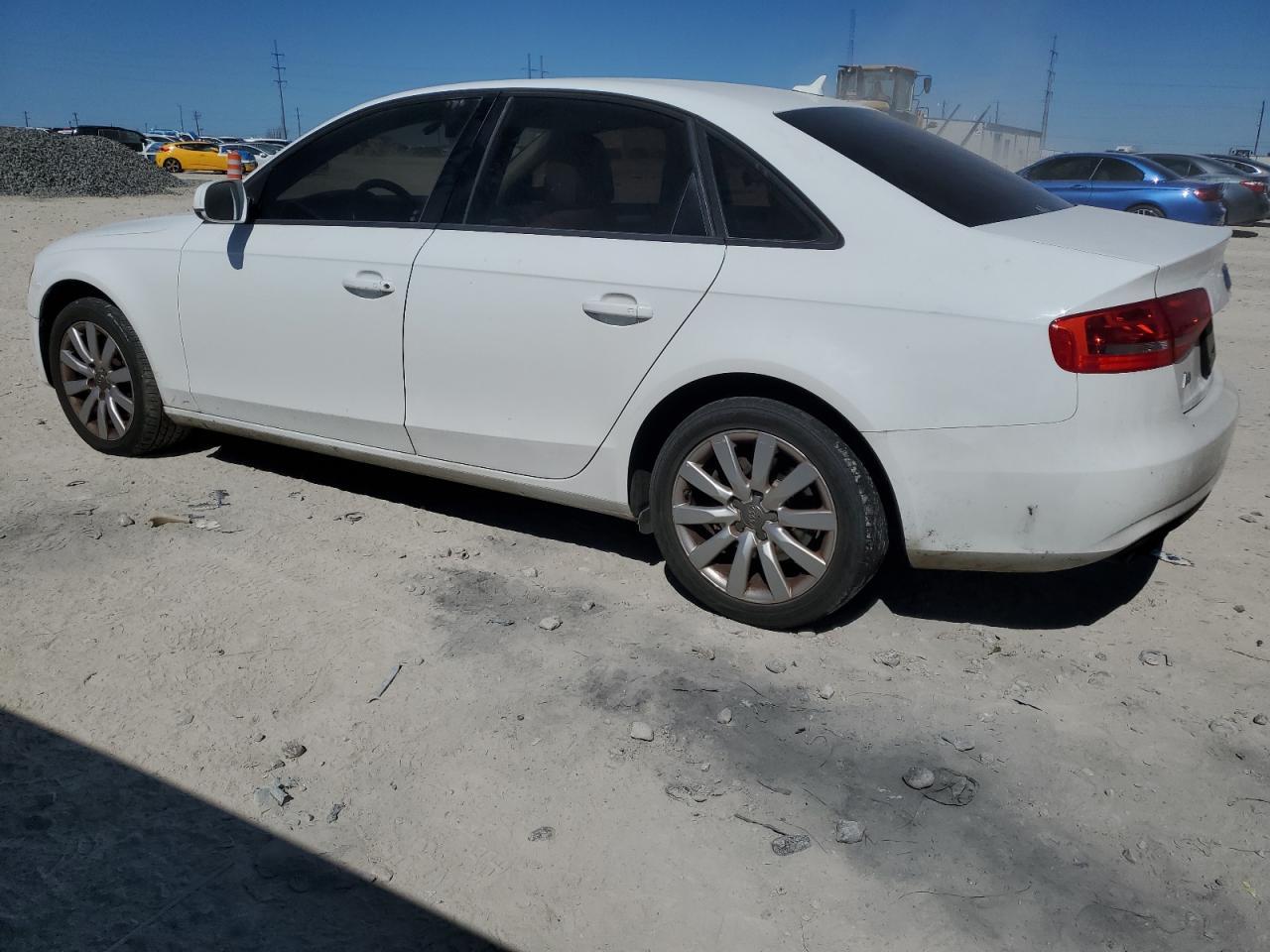 2014 Audi A4 Premium - Фото 2
