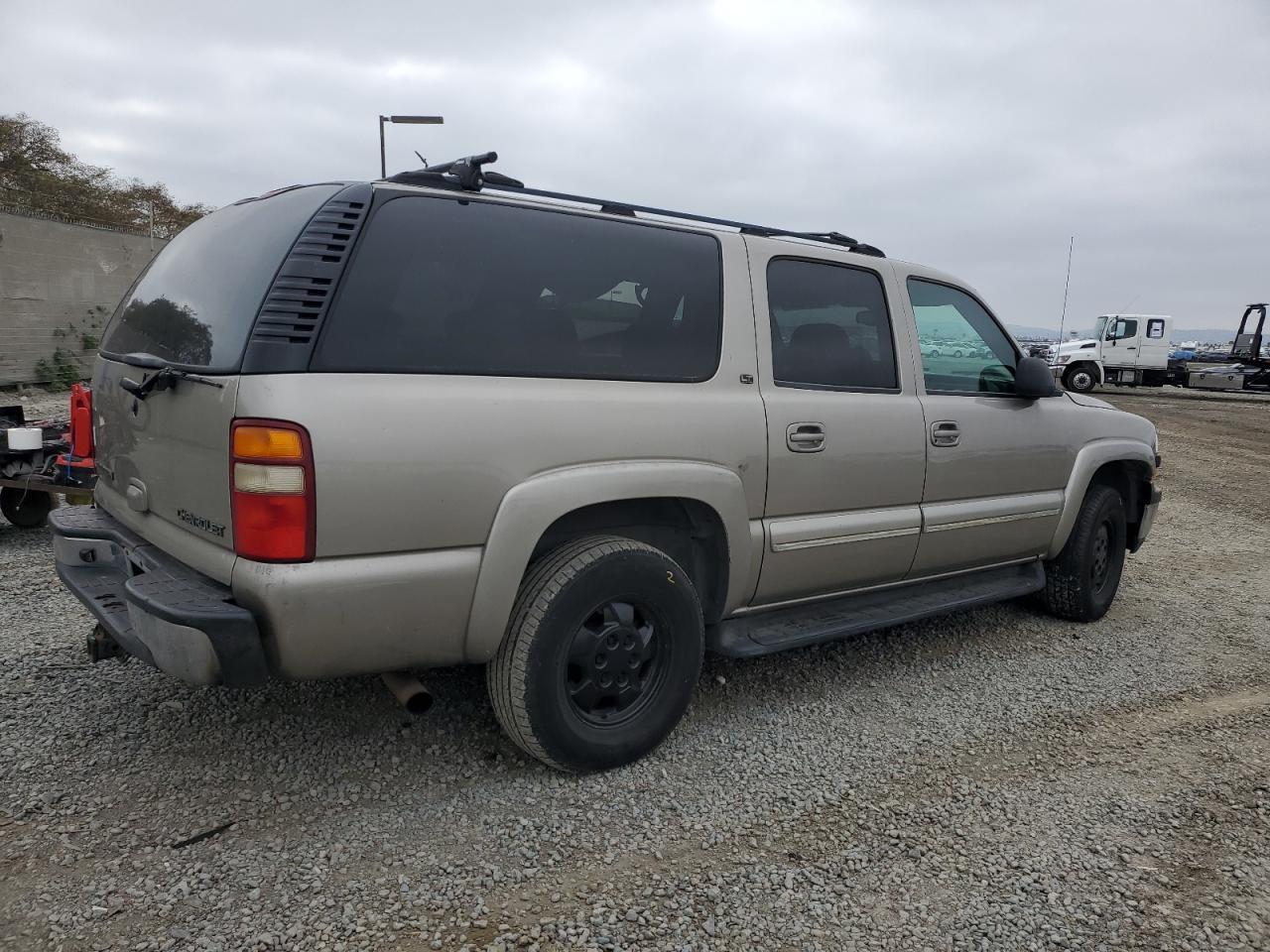 2002 Chevrolet Suburban K1500 - Image 3