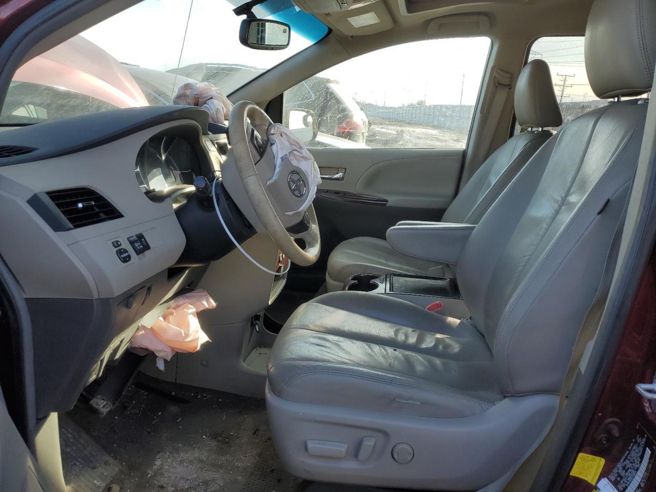 2012 Toyota Sienna Xle - Фото 7