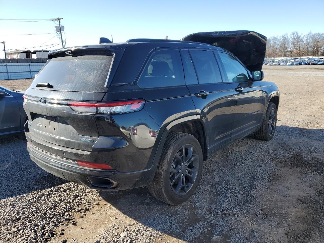 2023 Jeep Grand Cherokee Limited 4Xe - Image 3