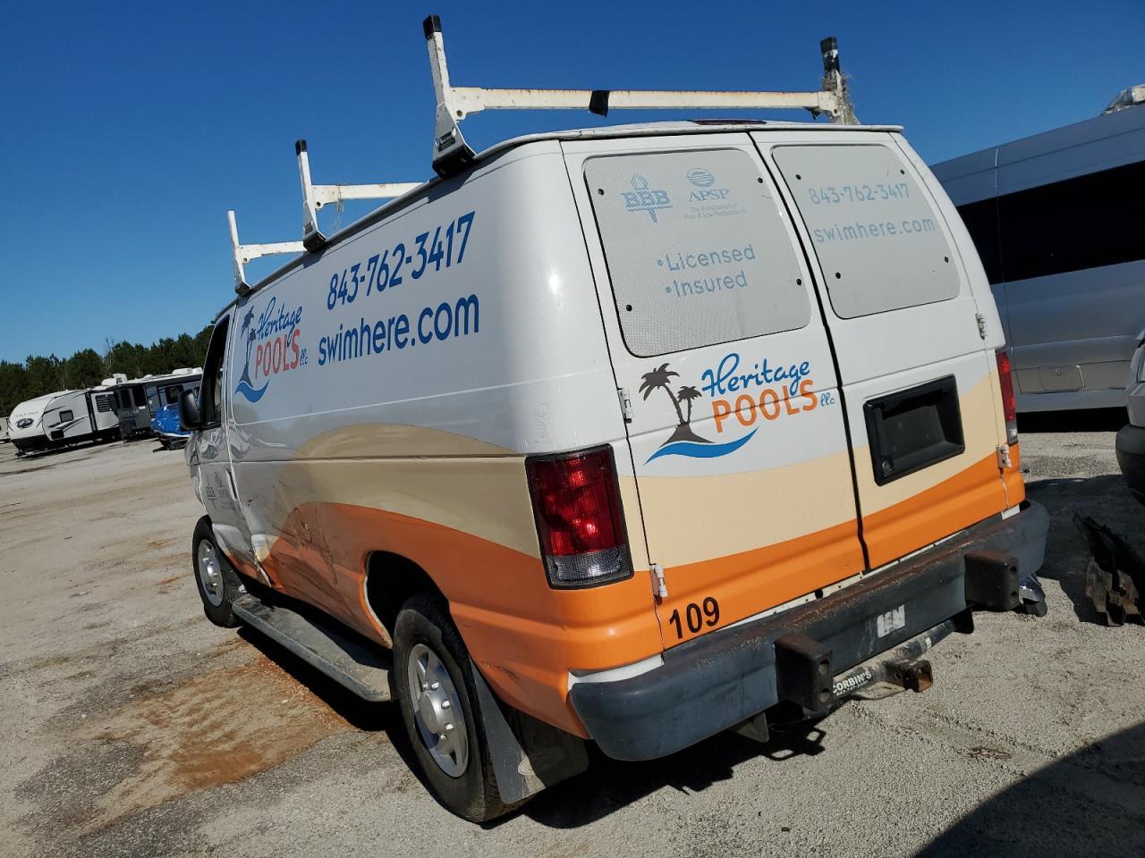 2012 Ford Econoline E250 Van - Фото 2