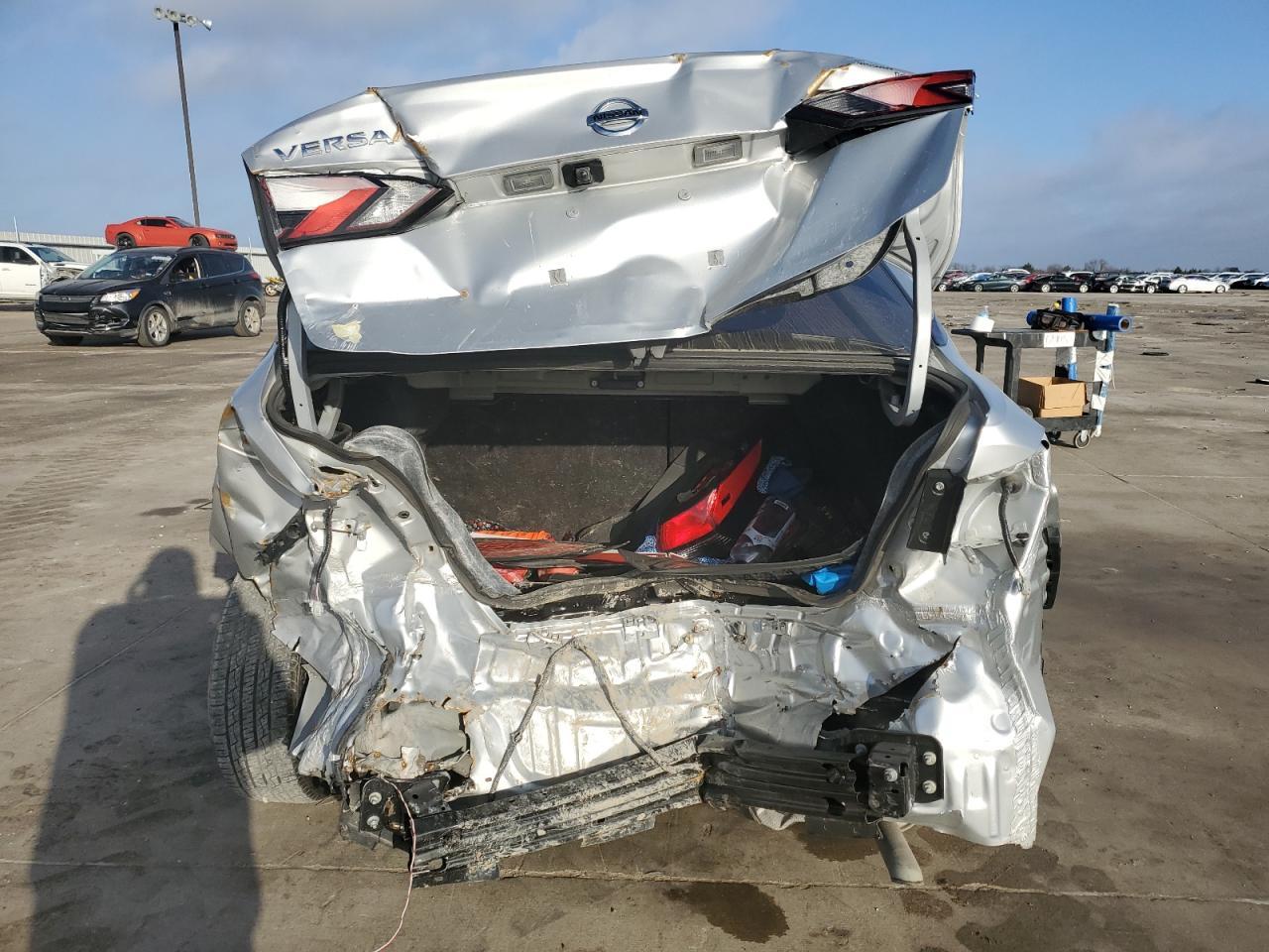 2020 Nissan Versa S - Фото 6