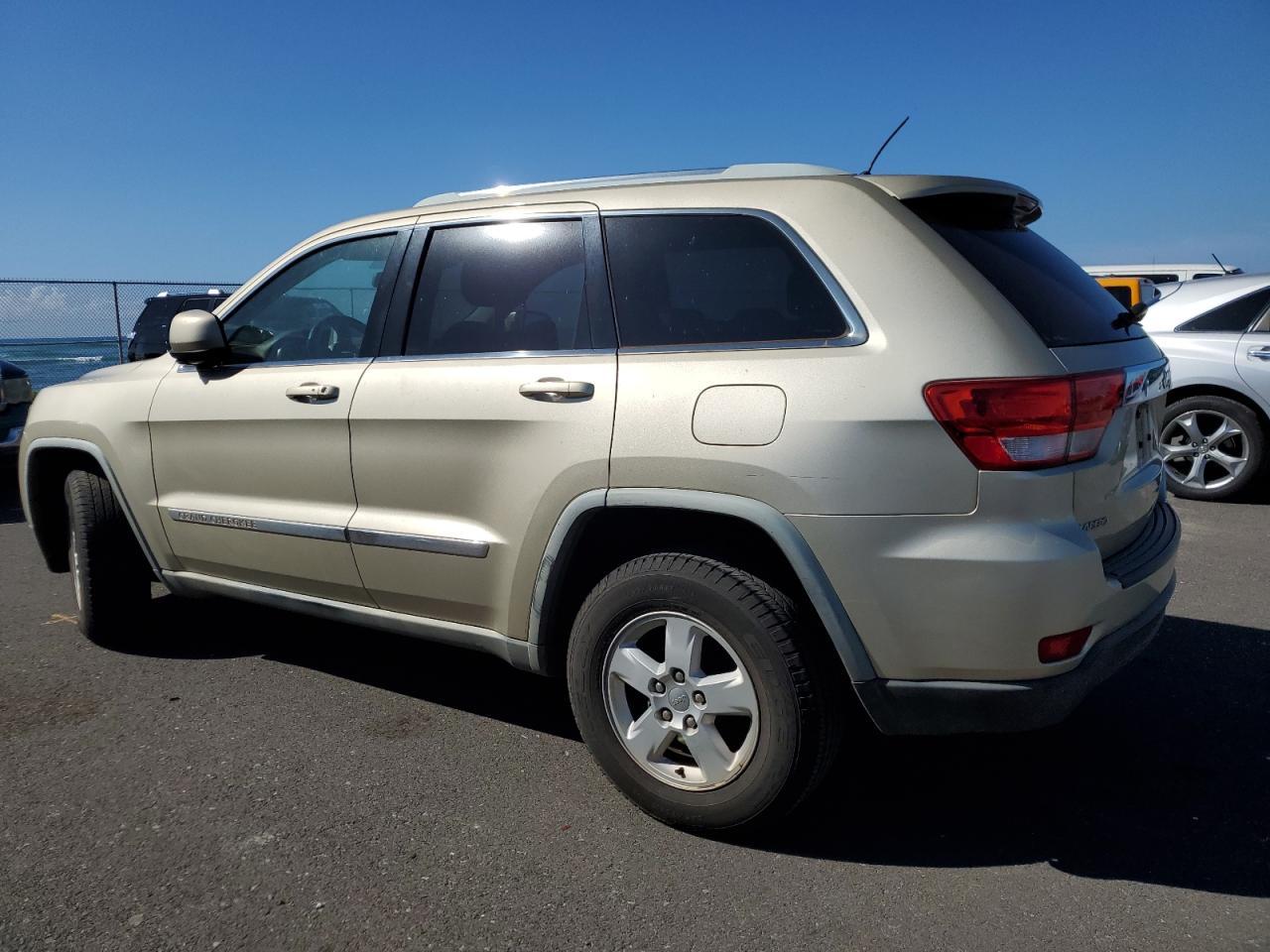 2011 Jeep Grand Cherokee Laredo - Image 2