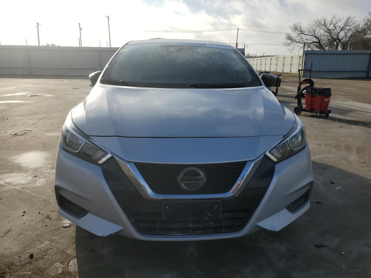 2020 Nissan Versa S - Фото 5