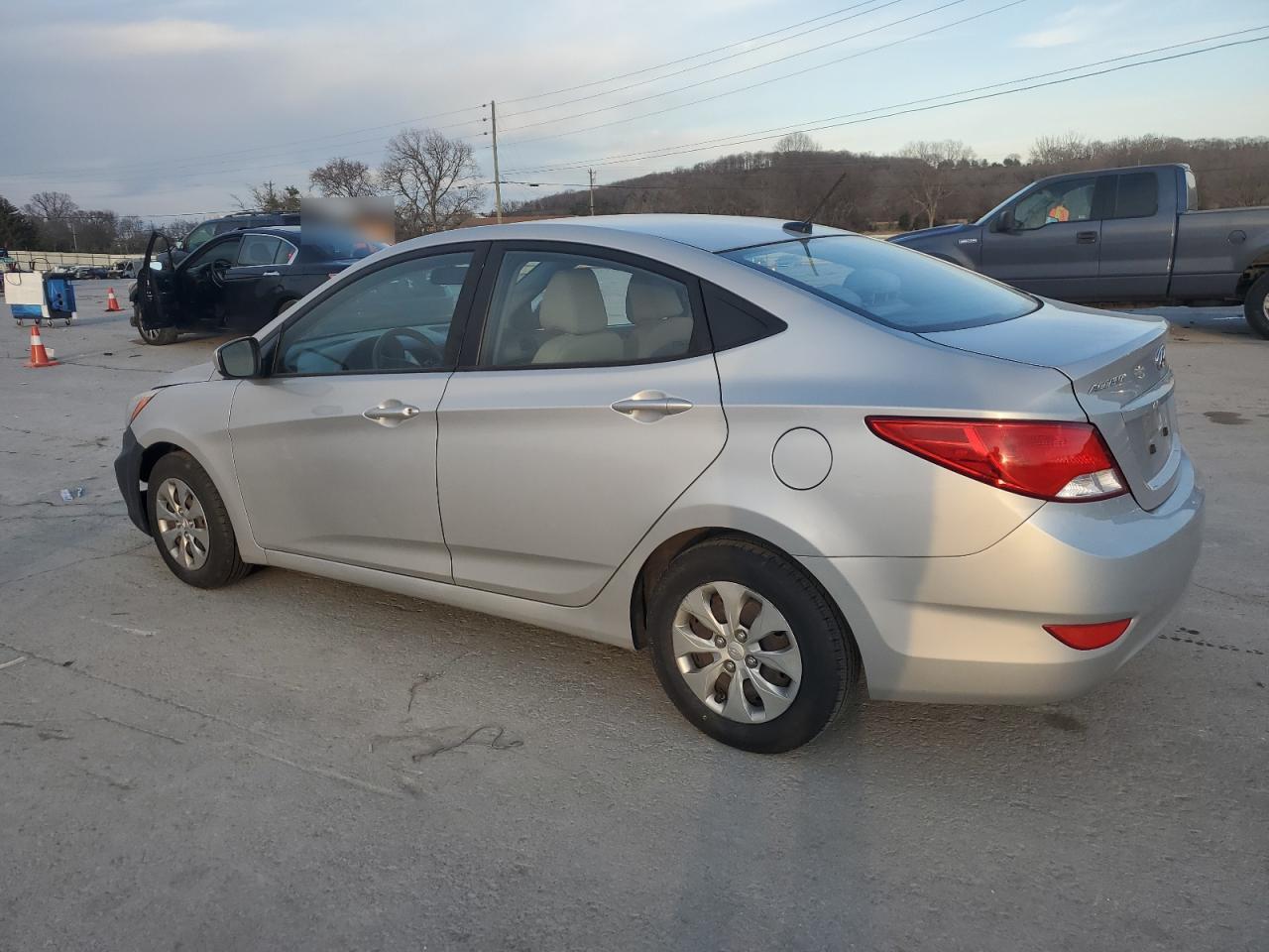 2016 Hyundai Accent Se - Image 2