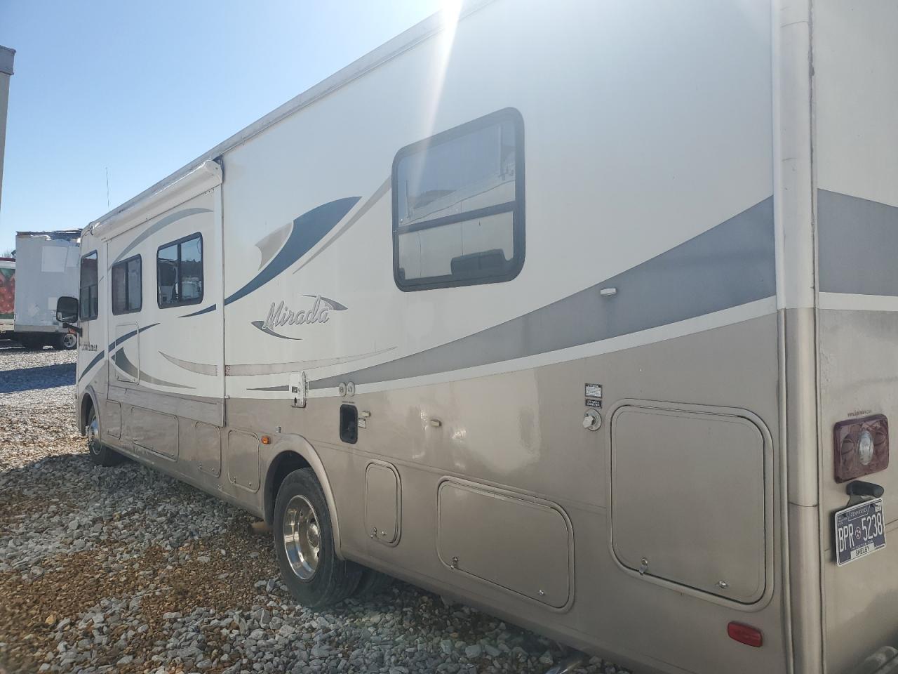 2004 Ford F550 Super Duty Stripped Chassis - Image 3