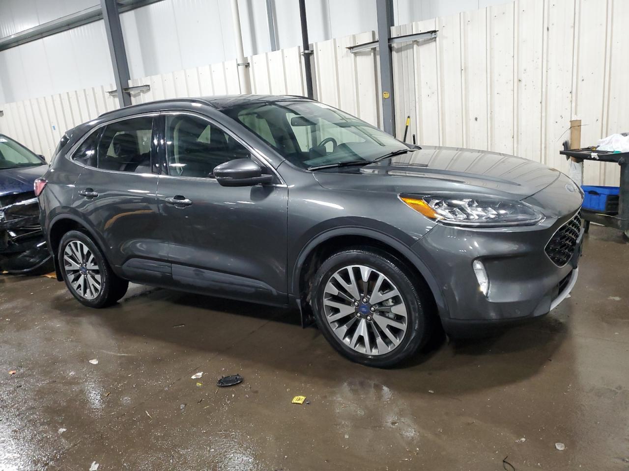 2020 Ford Escape Titanium - Image 4