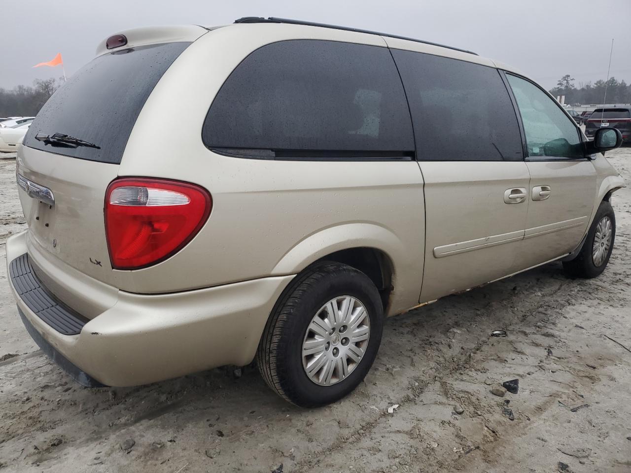 2006 Chrysler Town & Country Lx - Image 3
