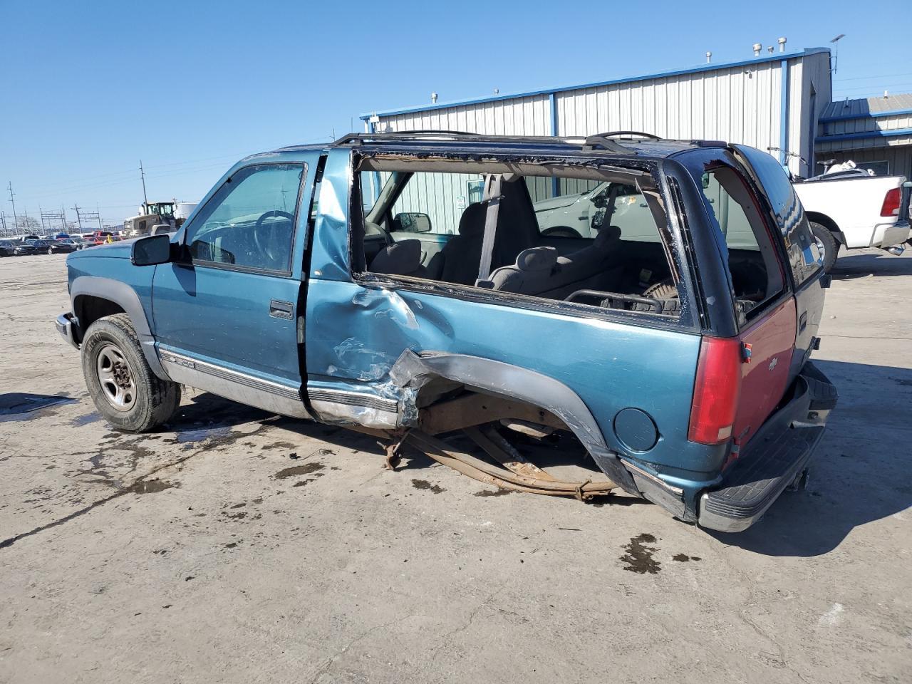 1995 Chevrolet Tahoe K1500 - Image 2