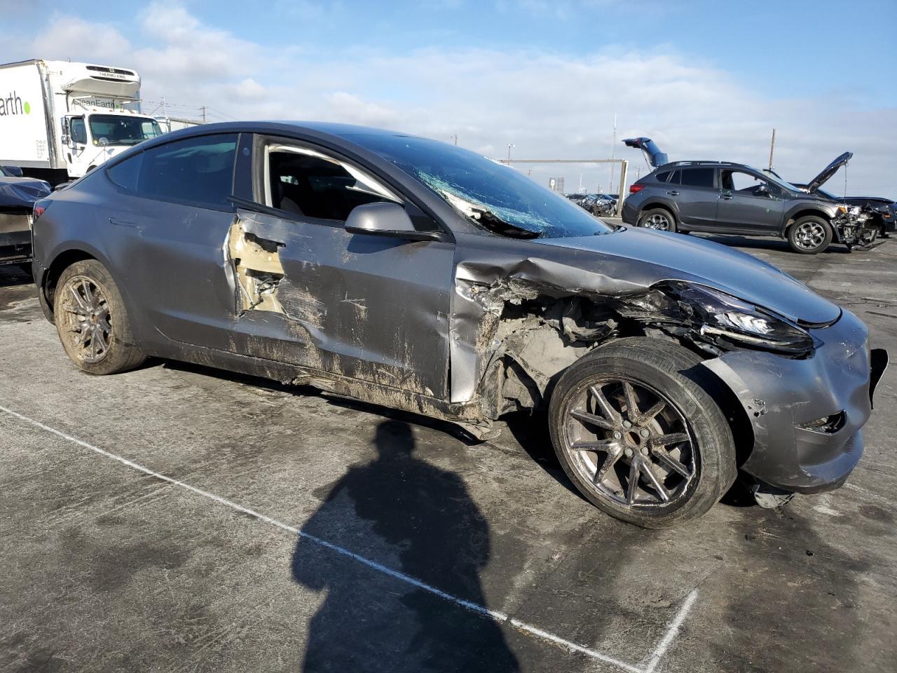 2018 Tesla Model 3 - Фото 4